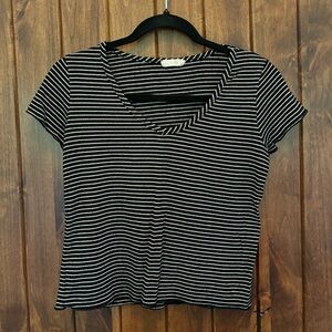 Womens Black/White Striped T-Shirt V-Neck